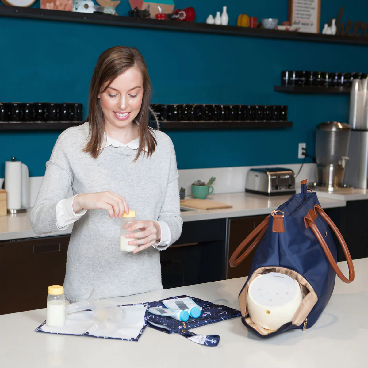 Sarah Wells Abby Breast Pump Tote (Navy) - Image 7